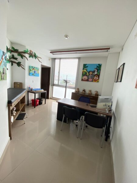 Venta consultorio Clínica Farallones