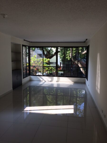 Se alquila apartamento en Multicentro