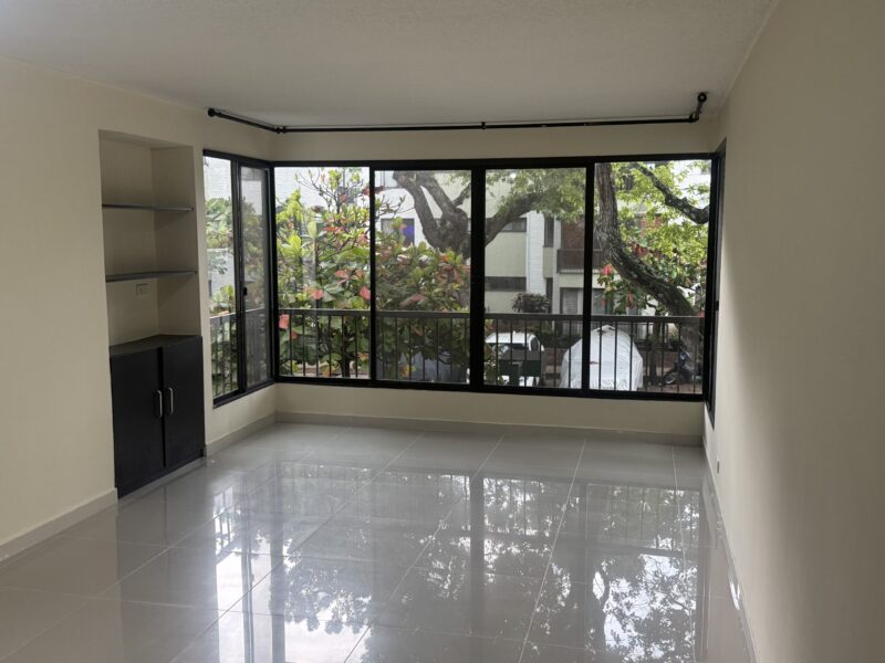 SE ARRIENDA APARTAMENTO EN MULTICENTRO – CALI SE ARRIENDA APARTAMENTO EN MULTICENTRO – CALI