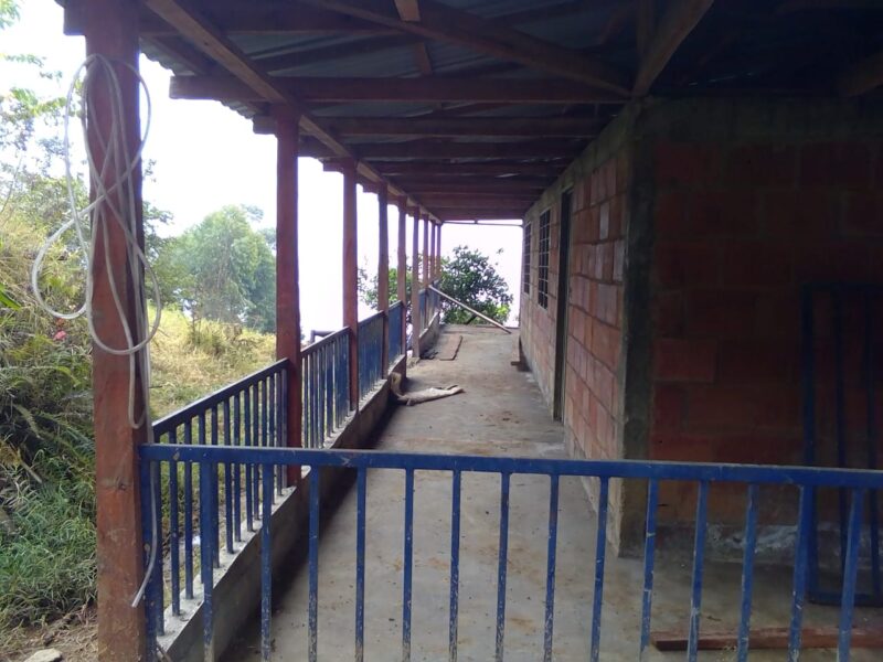 Venta terreno variado de 20 plazas (128.000 m²)