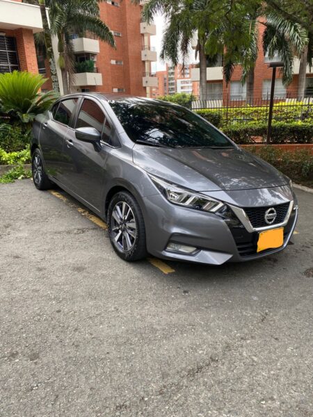 Se vende Nissan Versa Advance 2022 automático